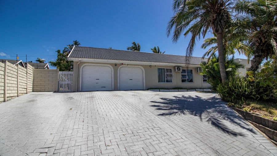 4 Bedroom Property for Sale in Beacon Bay Eastern Cape